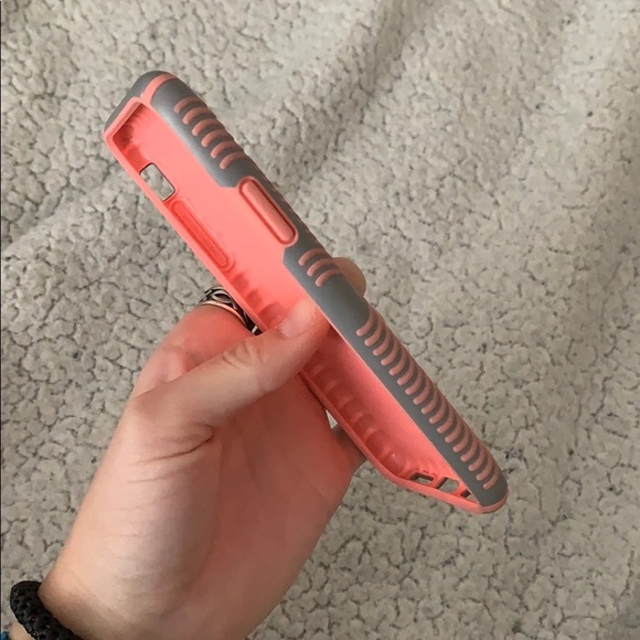 iPhone X&XS pink & grey speck case - Picture 4 of 6
